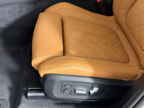Used 2026 BMW X5 sDrive40i w/ Premium Package RWD image 11