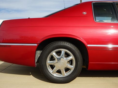 Used 2001 Cadillac Eldorado ESC w/ Comfort/Convenience Pkg image 39