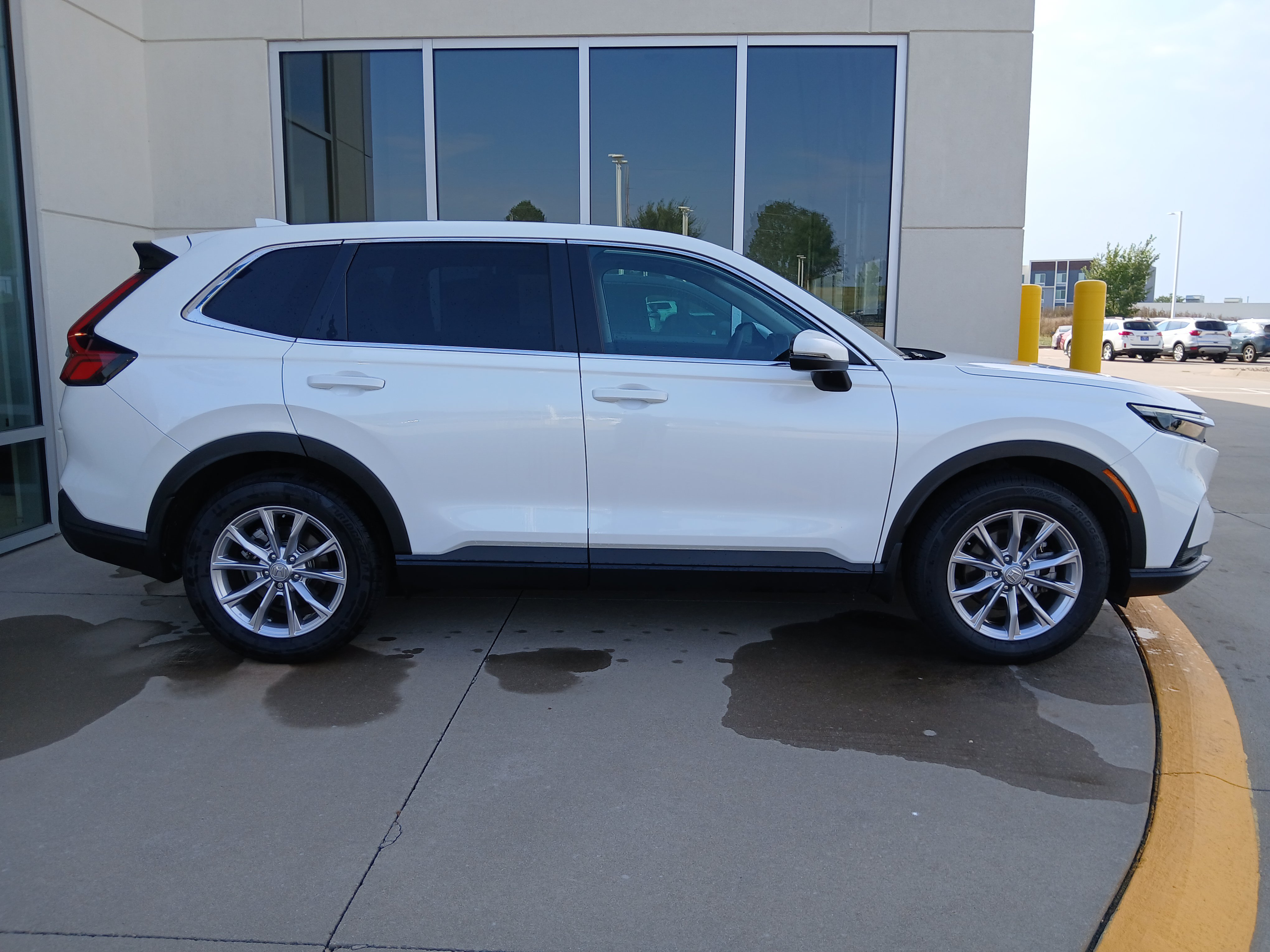 Used 2024 Honda CR-V EX image 6
