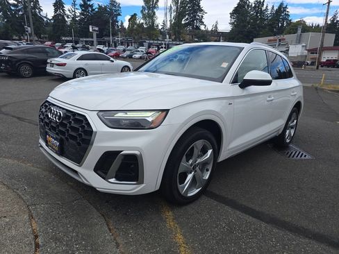 Used 2022 Audi Q5 2.0T Premium Plus w/ Premium Plus Package AWD/4WD image 3