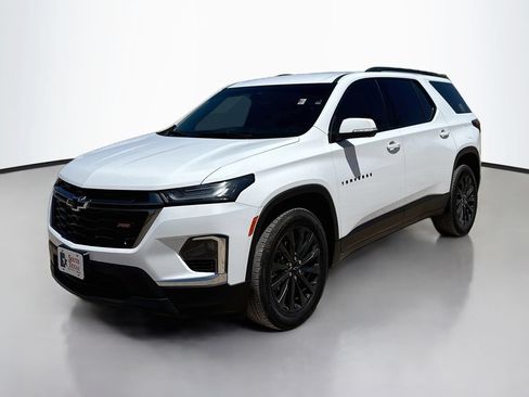 Used 2023 Chevrolet Traverse RS FWD image 3