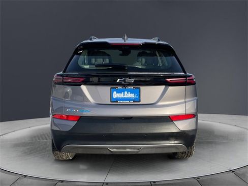 Used 2023 Chevrolet Bolt EUV Premier w/ Sun & Sound Package image 4