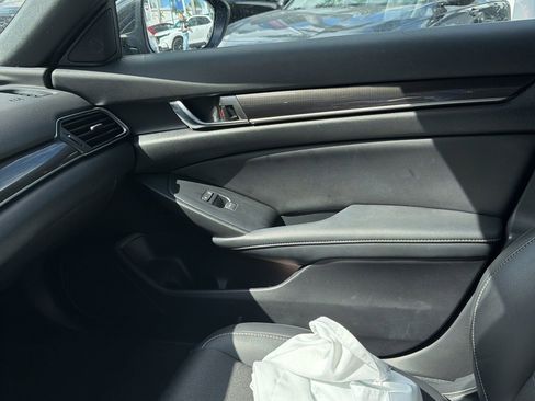 Used 2022 Honda Accord Sport image 6