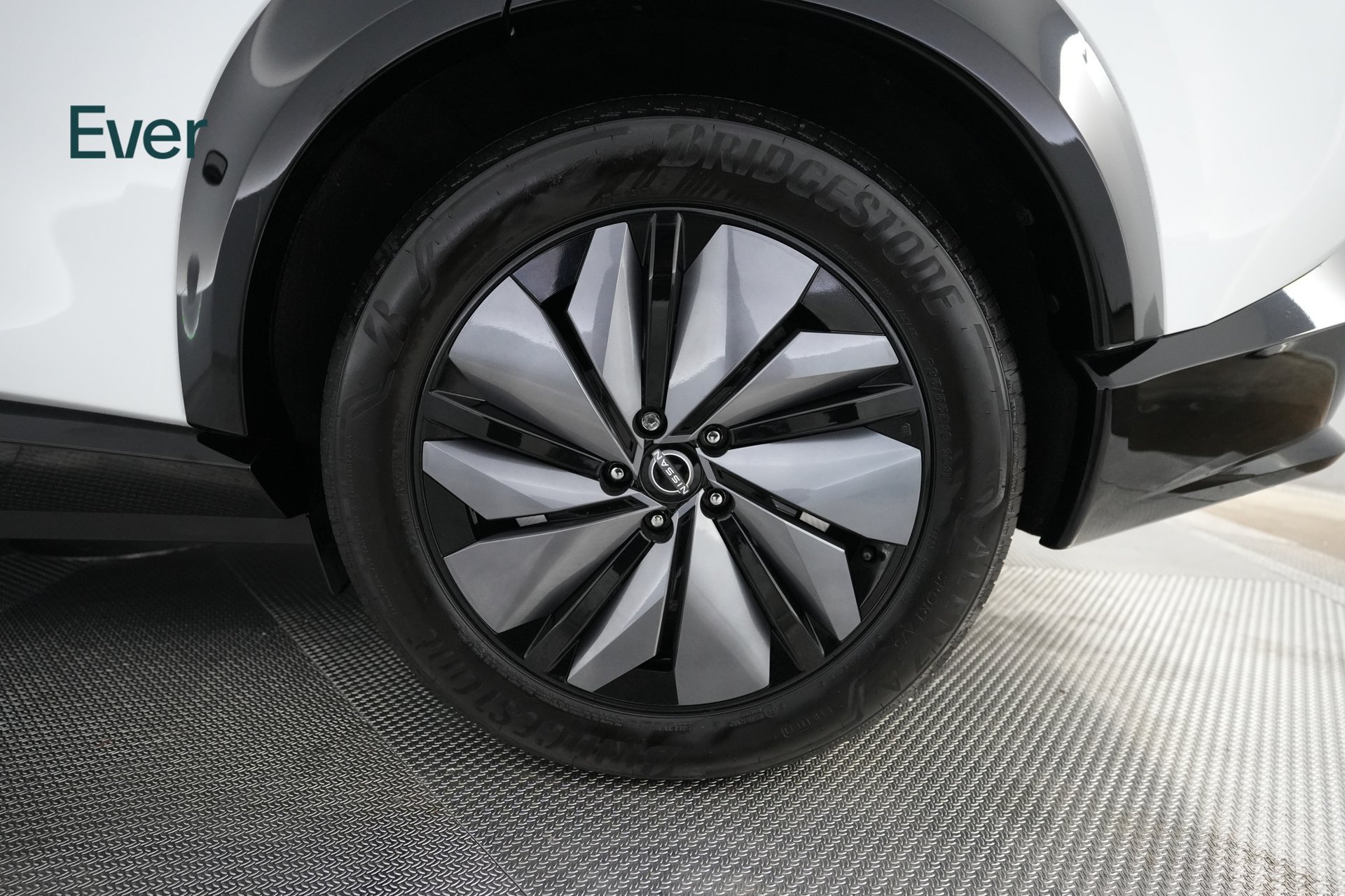 Used 2023 Nissan Ariya AWD image 9