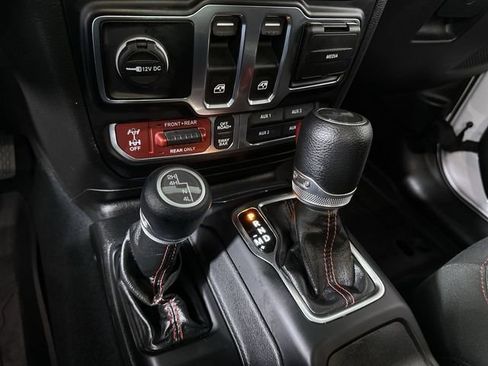 Used 2022 Jeep Wrangler Rubicon w/ LED Lighting Group AWD/4WD image 16