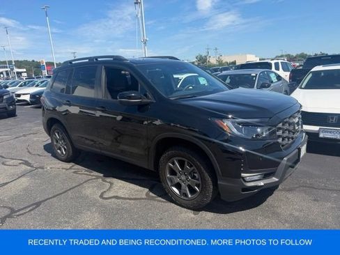Used 2025 Honda Passport TrailSport image 1