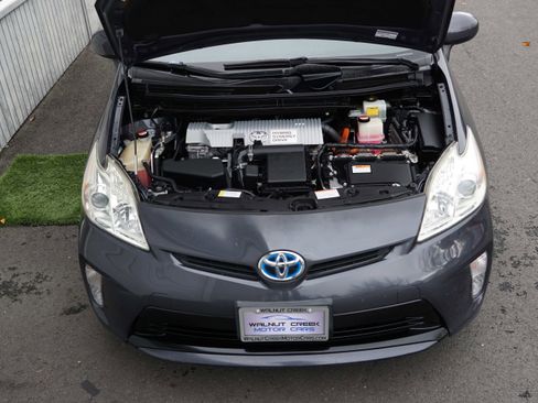 Used 2015 Toyota Prius Two image 21