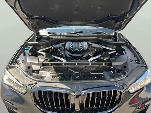 Used 2022 BMW X5 M50i w/ Executive Package image 25