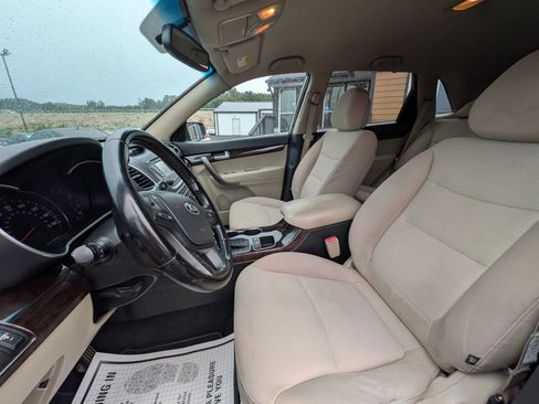 Used 2014 Kia Sorento LX FWD image 19