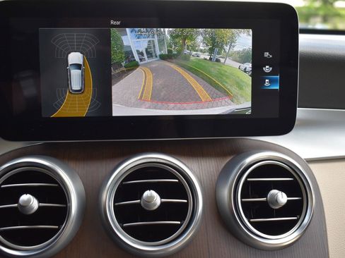 Used 2021 Mercedes-Benz GLC 300 300 4MATIC Premium Pkg Panoram image 19