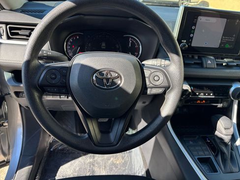 Used 2025 Toyota RAV4 XLE image 28