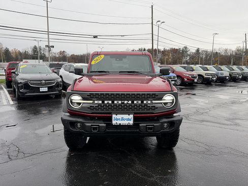 Used 2025 Ford Bronco Badlands AWD/4WD image 8