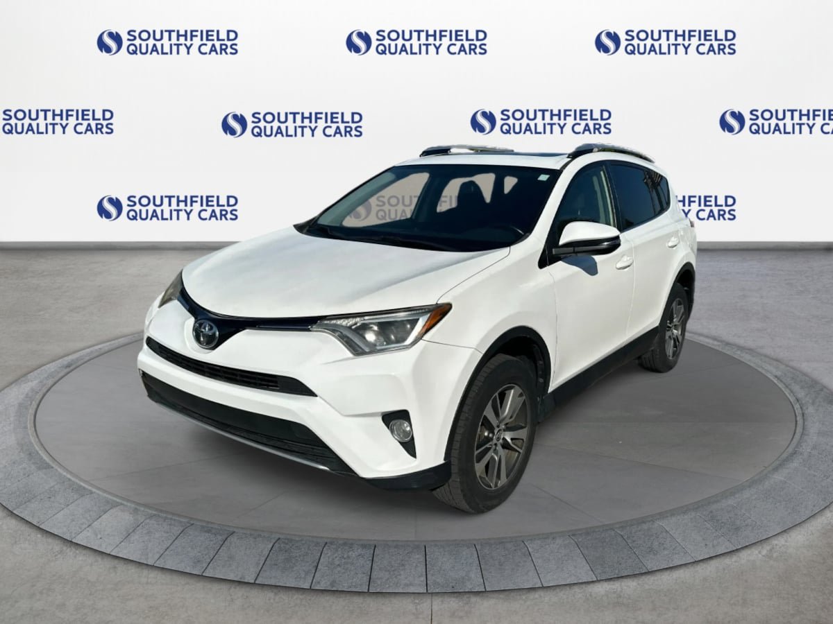 Used 2016 Toyota RAV4 XLE AWD/4WD image 2