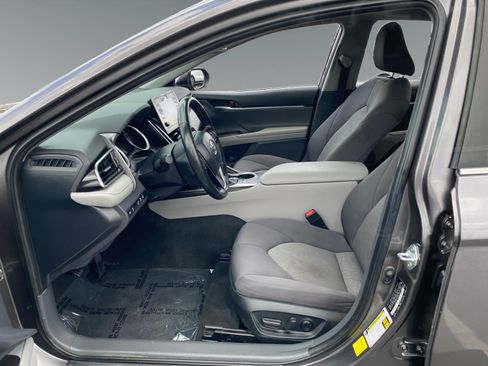 Used 2023 Toyota Camry LE FWD image 9