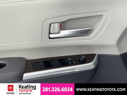 Certified 2024 Toyota Sienna XLE FWD image 14