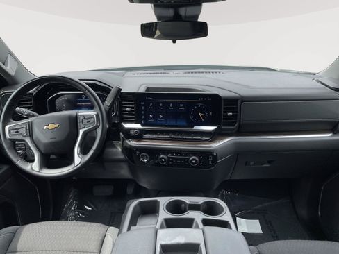 Used 2024 Chevrolet Silverado 1500 LT AWD/4WD image 25