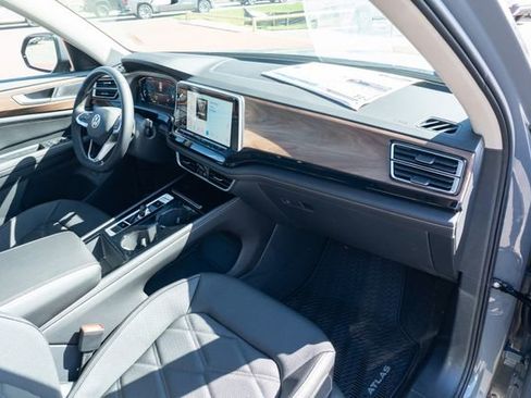 New 2026 Volkswagen Atlas SE image 41
