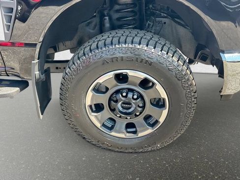 Used 2023 Ford F250 Lariat w/ Lariat Ultimate Package AWD/4WD image 10