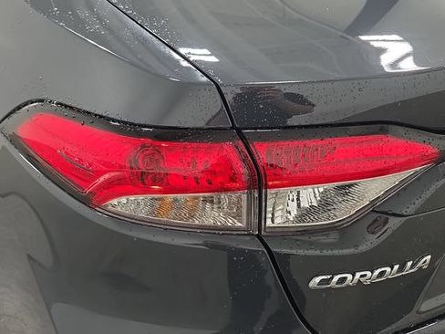 Used 2025 Toyota Corolla LE FWD image 31