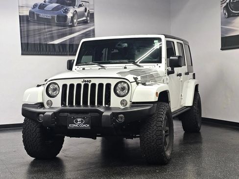 Used 2017 Jeep Wrangler Unlimited Sahara AWD/4WD image 6