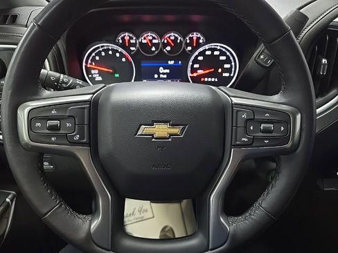 Used 2022 Chevrolet Silverado 1500 LT w/ Z71 Off-Road Package image 18