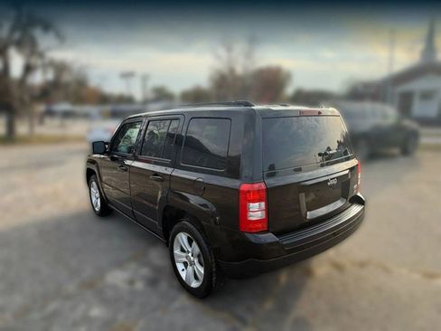 Used 2016 Jeep Patriot Latitude image 9