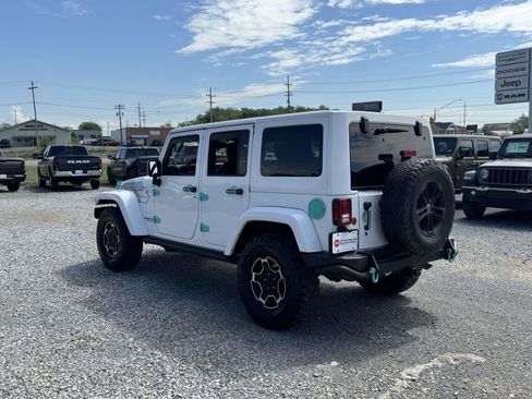 Used 2017 Jeep Wrangler Unlimited Sahara AWD/4WD image 22