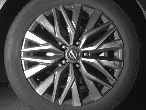 Used 2025 Nissan Altima 2.5 SV image 13