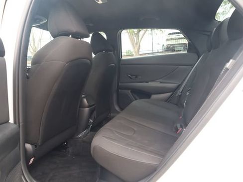 Used 2025 Hyundai Elantra SEL FWD image 22