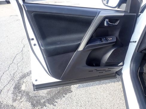 Used 2015 Toyota RAV4 XLE AWD/4WD image 10