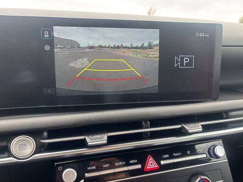 Certified 2025 Hyundai Santa Cruz SE AWD/4WD image 25