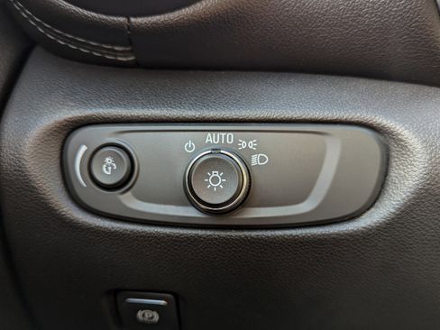 Used 2019 Chevrolet Blazer LT image 15