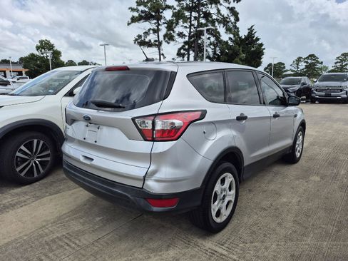 Used 2018 Ford Escape S FWD image 3