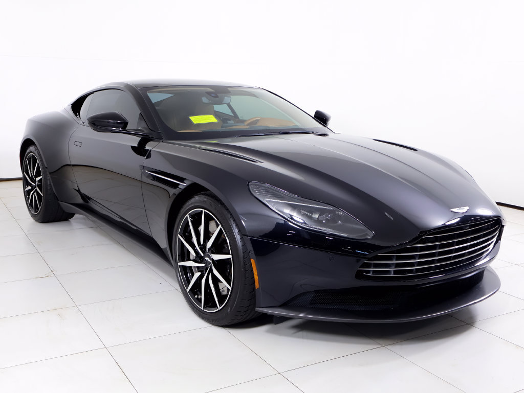 Used 2020 Aston Martin DB11 Coupe RWD image 30