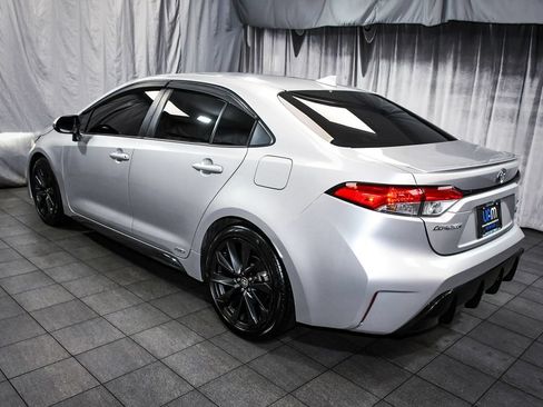 Used 2023 Toyota Corolla SE AWD/4WD image 4