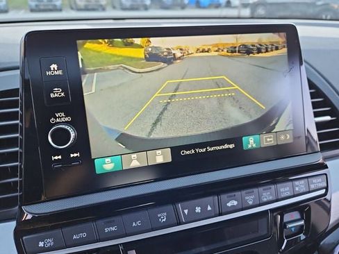 New 2026 Honda Odyssey Touring image 11