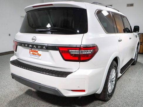 Used 2023 Nissan Armada SV image 7