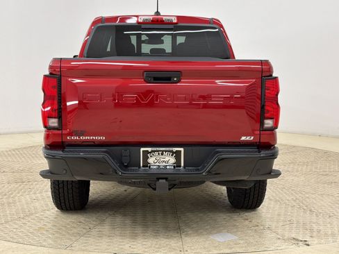 Used 2024 Chevrolet Colorado Z71 w/ Z71 Convenience Package 2 AWD/4WD image 10