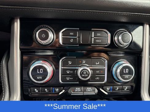 Used 2023 GMC Yukon XL Denali image 25