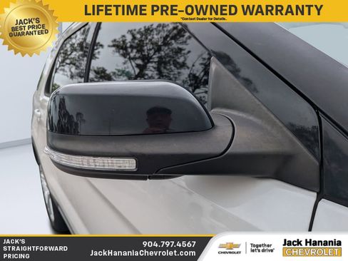 Used 2017 Ford Explorer XLT w/ Equipment Group 202A image 10