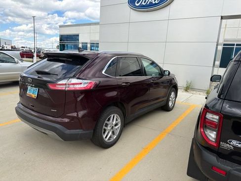 Certified 2024 Ford Edge SEL w/ Convenience Package AWD/4WD image 3