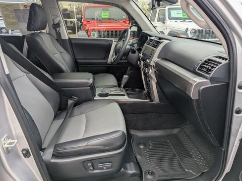 Used 2022 Toyota 4Runner SR5 Premium w/ Moonroof Package image 19