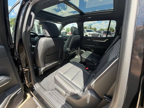 New 2026 GMC Acadia Denali w/ Super Cruise Package AWD/4WD image 32