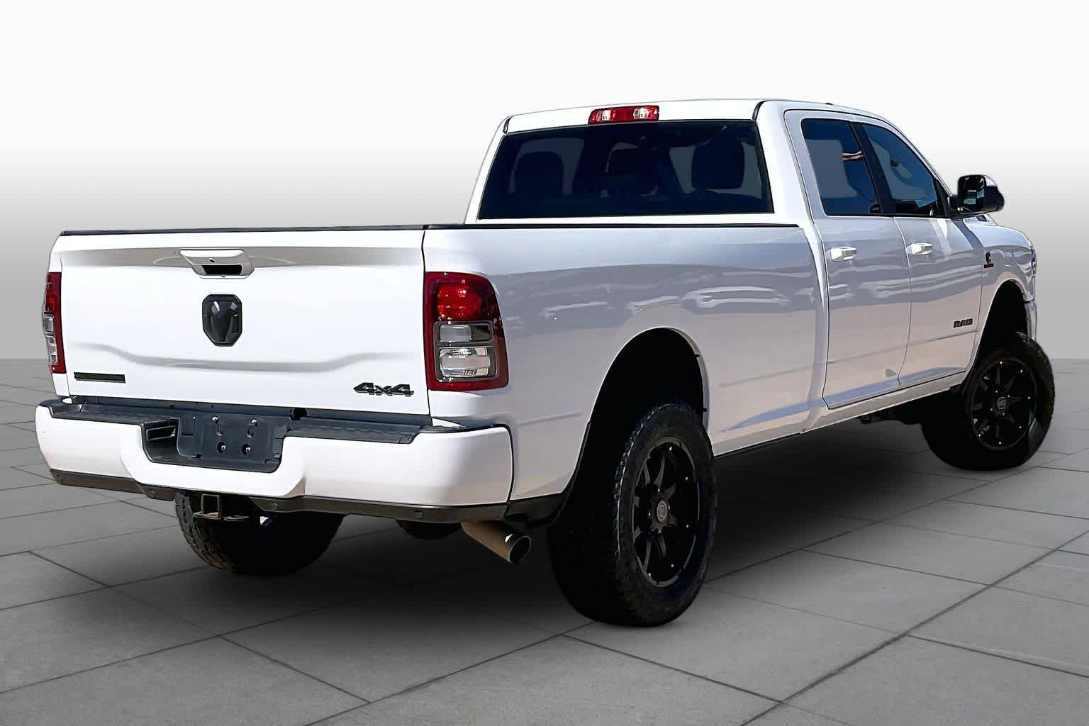 Used 2022 RAM 3500 Big Horn w/ Night Edition AWD/4WD image 14