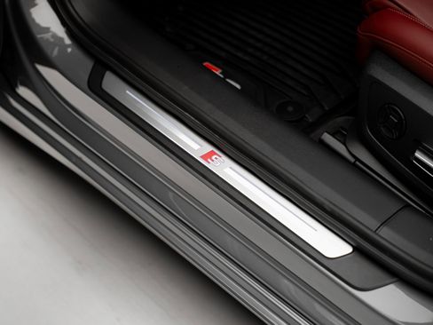 Used 2024 Audi S6 Premium Plus w/ Premium Plus Package image 57