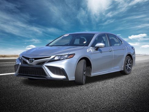 Used 2023 Toyota Camry SE w/ Convenience Package FWD image 14