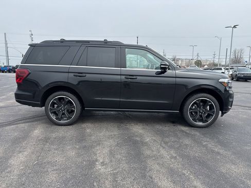 Used 2022 Ford Expedition Limited w/ Equipment Group 303A AWD/4WD image 8