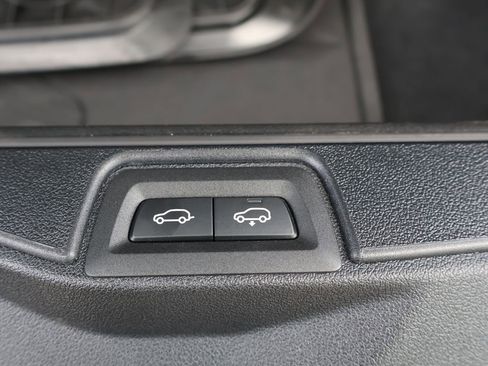 Used 2023 BMW X7 xDrive40i w/ Executive Package image 25