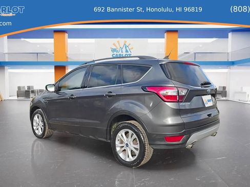 Used 2018 Ford Escape SE w/ Ford Safe & Smart Package image 9