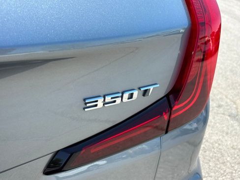 Used 2024 Cadillac XT4 Premium Luxury image 3